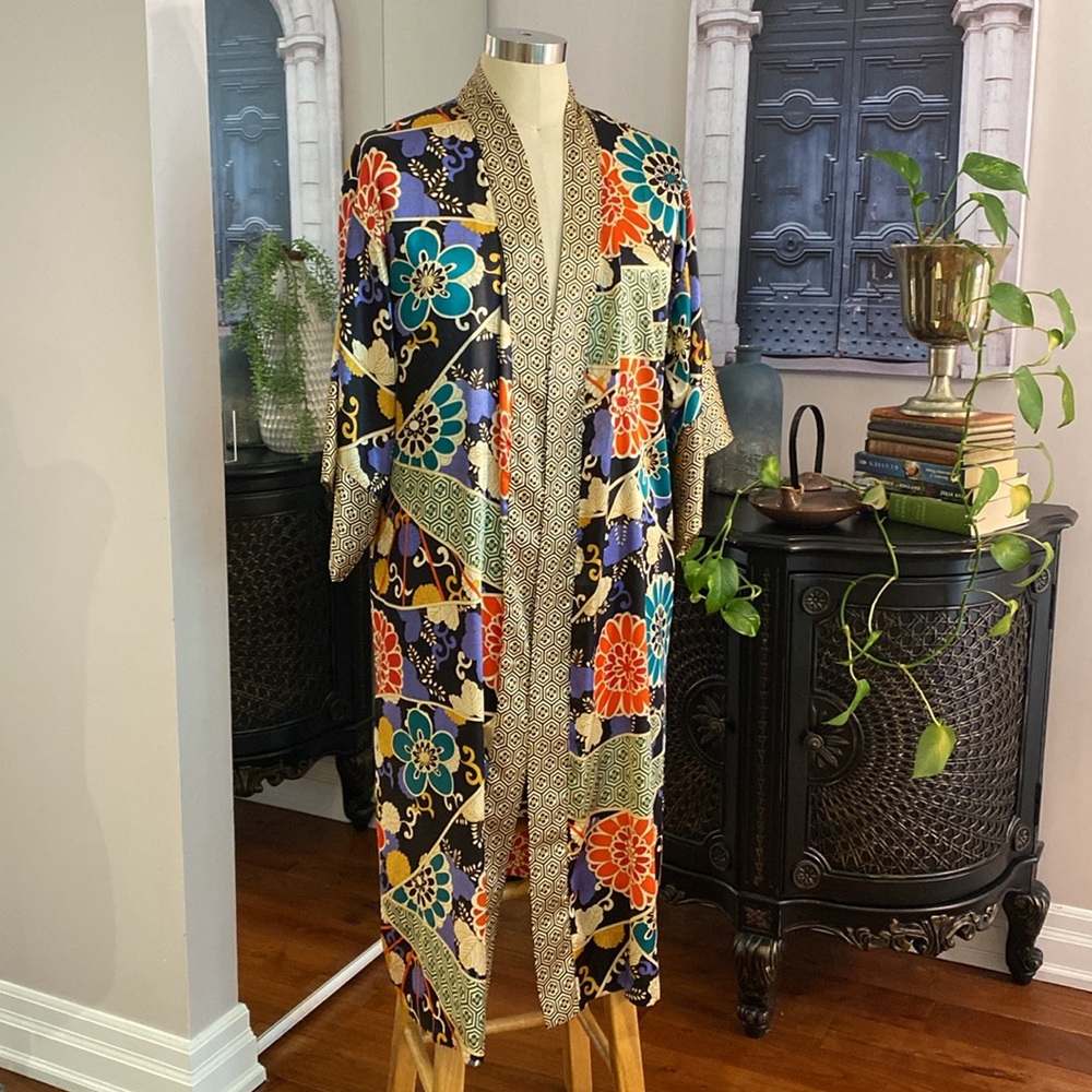 Natori Floral Patterned  robe ladies size S